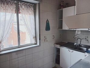 Fridge, microwave, oven, stovetop - Villa surrounded by nature near the sea. Entire ground floor with large terrace (Realmonte)