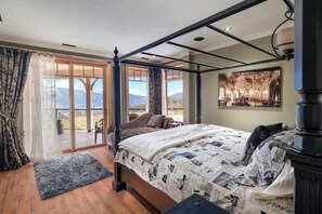 4 quartos, acesso à internet, roupa de cama