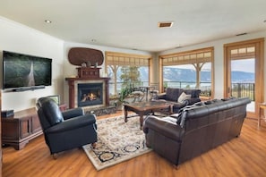 Télévision, cheminée