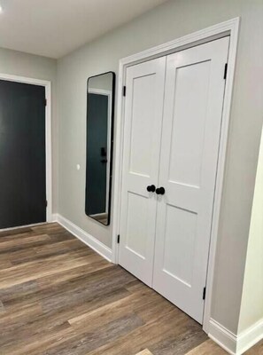 Interior - Modern Oak Park Getaway 3BR 2BA with Yard, 20 mins to Chicago Loop, near Train (Oak Park)