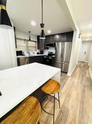 Fridge, microwave, oven, stovetop - Modern Oak Park Getaway 3BR 2BA with Yard, 20 mins to Chicago Loop, near Train (Oak Park)