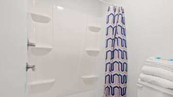 Toallas y papel de baño