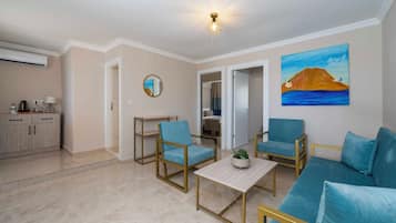 Superior Suite | Living area