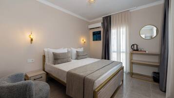 Literie de qualité supérieure, minibar, Wi-Fi gratuit, draps fournis