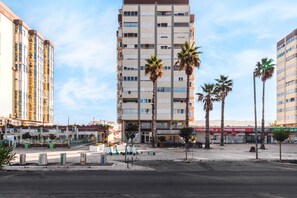 Exterior - T2 with Pool in Front of the Beach (Costa da Caparica)