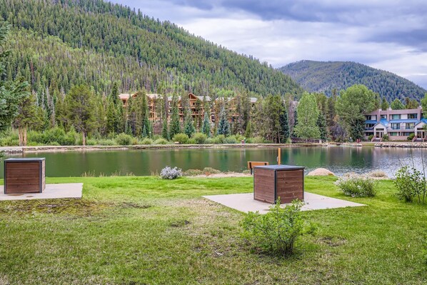 المنطقة المحيطة بالمنشأة