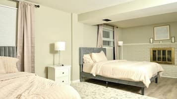 4 bedrooms, iron/ironing board, WiFi, bed sheets