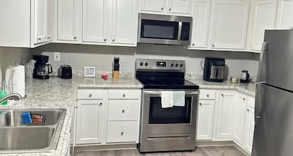Peaceful 4-bedroom house in charming Columbus