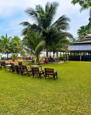 Exterior. Ko-Sa Beach Resort