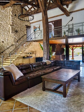 Interior - Domaine De Gendt - Authentic yet equipped with every luxury (Saint-Sernin)