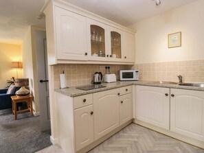 Dishwasher, cookware/dishes/utensils