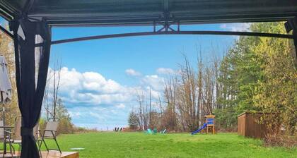 Cozy Kawartha Waterfront Cottage 4 Bedrooms