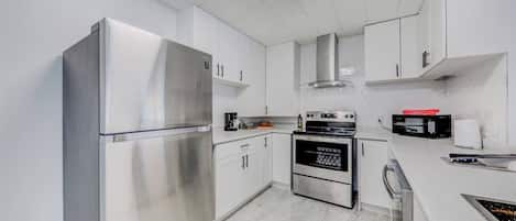 Oven, stovetop, dishwasher