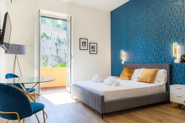 2 bedrooms, iron/ironing board, Internet, bed sheets