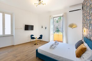2 bedrooms, iron/ironing board, Internet, bed sheets - Vatican Walls apartment (Rome)