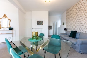 TV - Vatican Secret Apartment (Rome)