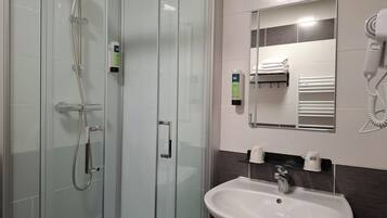 Double Room | Bathroom | Shower, towels, soap, shampoo