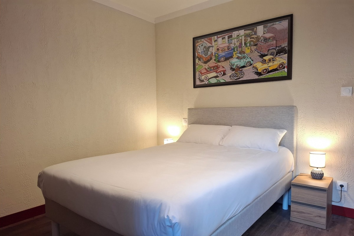 Standard Double Room | Desk, blackout drapes, WiFi (free)