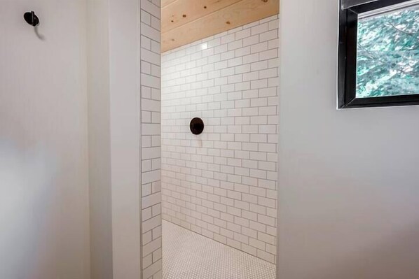 Douche, séchoir à cheveux