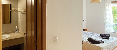 2 bedrooms, Internet