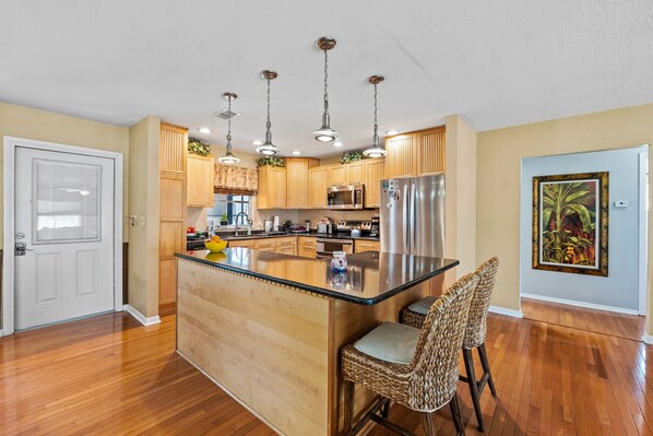 電子レンジ、オーブン、コンロ、食器洗い機