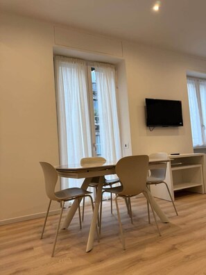 Dining - Penthouse Apartment at La Scala Theatre - POS 2-1 (Milan)
