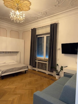 In-room safe, WiFi