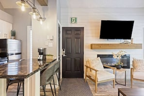 Interior - Slopeside at 209 with Hot Tub + Mountain Views (The Blue Mountains)