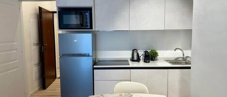 Réfrigérateur, plaque de cuisson