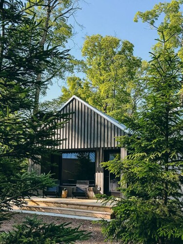 Edge of Stillness at Dimensions | Cabin Seventeen