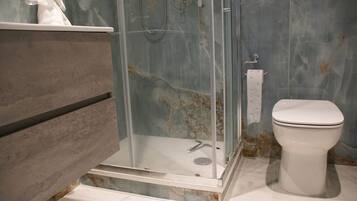 Habitación individual Confort | Baño | Toallas