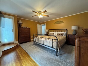 6 bedrooms, iron/ironing board, WiFi, bed sheets