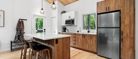 Chalet, 1 Katil Ratu (Queen) dengan Katil Sofa, Non Smoking, Haiwan Kesayangan Dibenarkan | Dapur peribadi