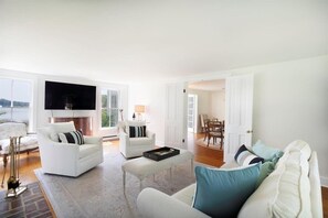 Smart-TV, Bücher, Drucker