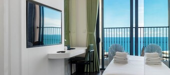 Capella Apartment Fireworks & Ocean View