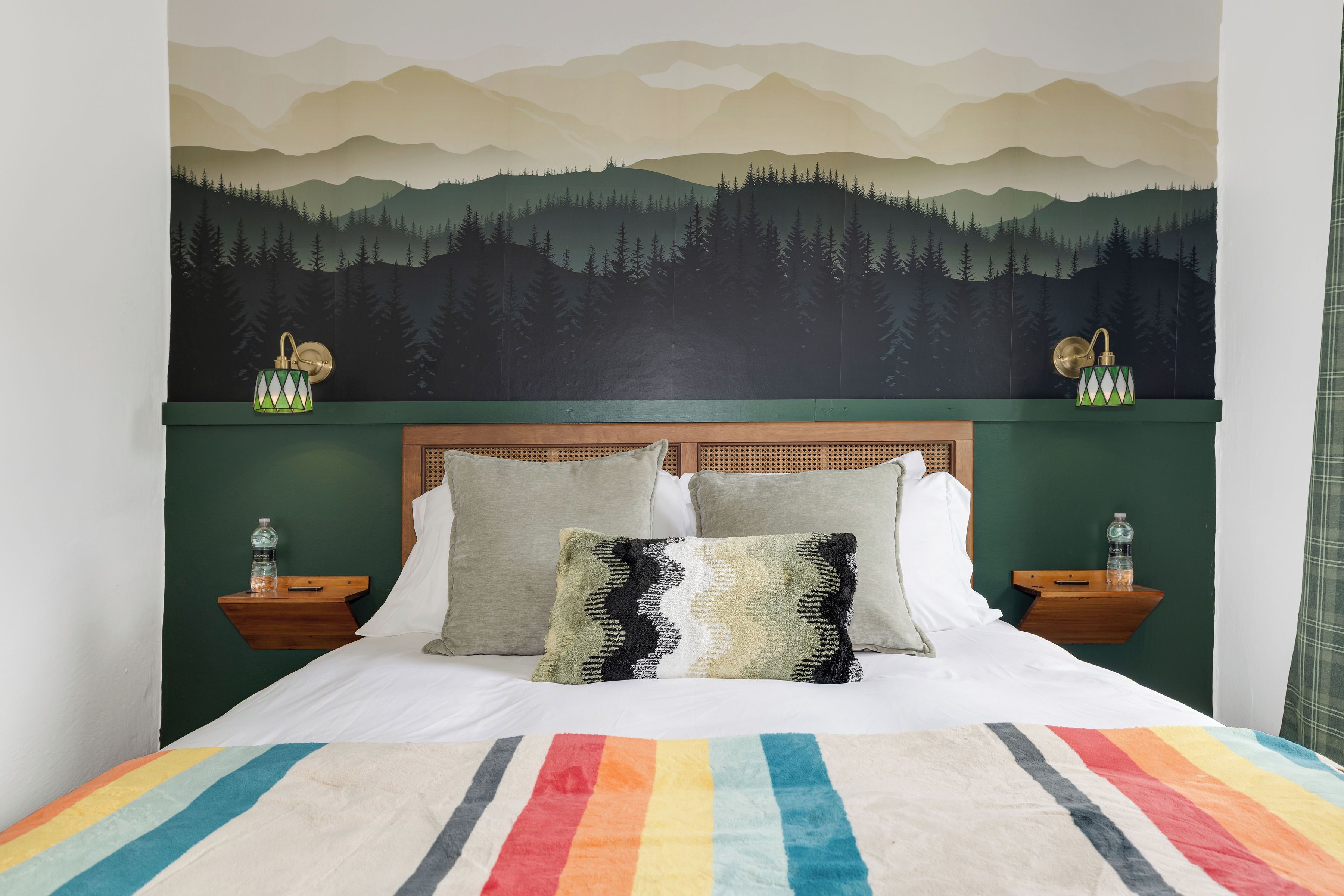 2 chambres, coffres-forts dans les chambres, bureau