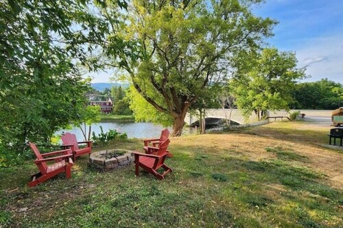 Winter Ski Retreat / 5 Mins to Whiteface Mountain