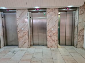 アパートメント | 内装