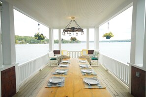 Outdoor dining - Valhalla (Sunapee)