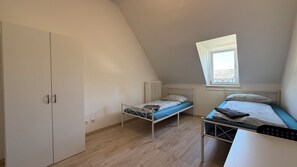 Schreibtisch, kostenloses WLAN