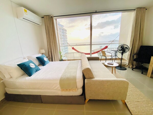 Suite superior, balcón, vistas a la playa | Wifi gratis