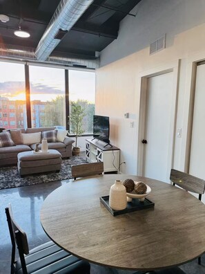 Interior - Downtown DSM Loft w/ Views (Des Moines)
