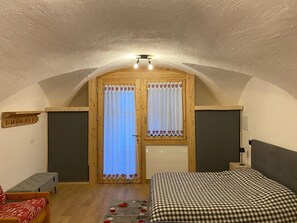 1 多间卧室、WiFi、床单