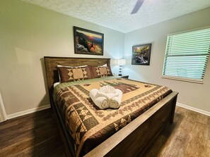 3 عدّة غرف نوم ومكواة/لوح كي وواي فاي مجانًا وملاءات أسرّة