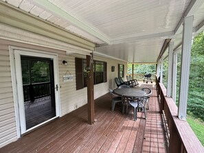 تناول الطعام بالخارج