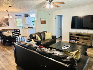 Smart TV, fireplace