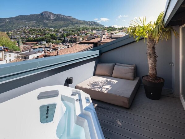 Studio, Hot Tub, City View | Terrace/patio