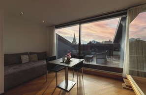 Superior Room, City View | Desk, laptop workspace, free WiFi