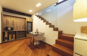Junior Room, City View | Desk, laptop workspace, free WiFi