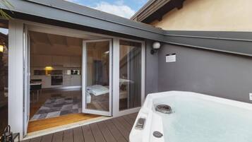 Studio, Hot Tub, City View | Terrace/patio